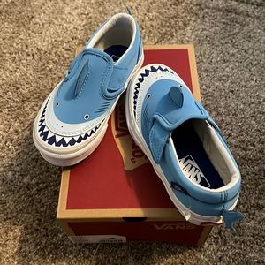 BNWT toddler Shark Vans